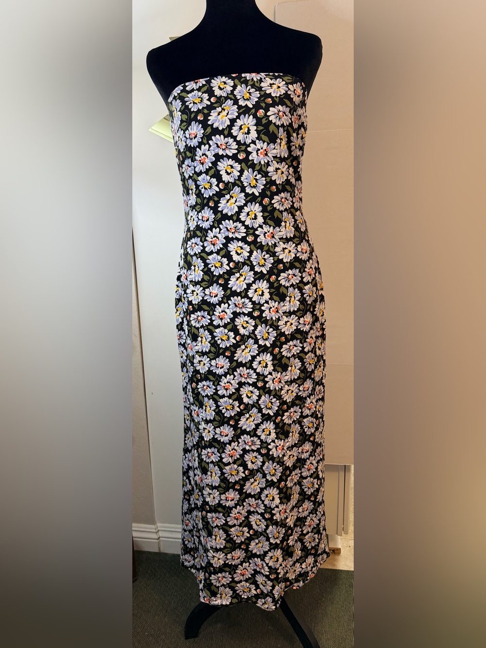Sadie & Sage Black Cottage-Core Daisy Side Slit Strapless Maxi Dress Size Small - Picture 3 of 10
